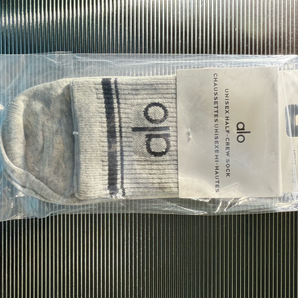 ALO Yoga Light Gray Unisex Crew Socks